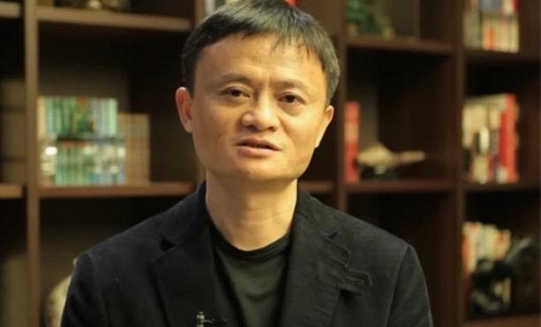 友谊与金钱的边界：警惕借款与消费贷的陷阱